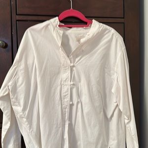 Jjill white tunic covered buttons